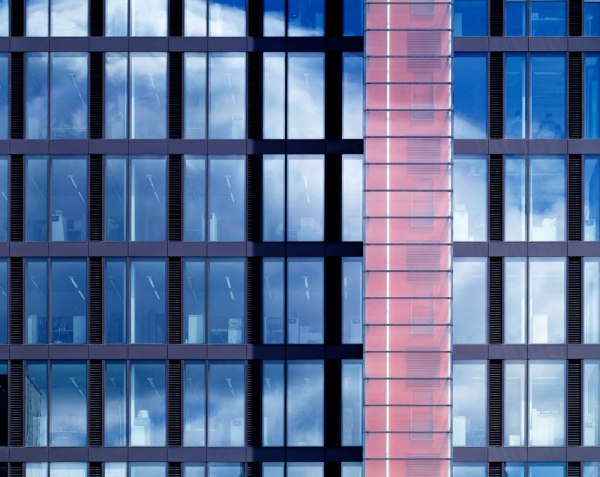 Kapitel-7-Debitel-9-Eckbereich-der-Fassade-03