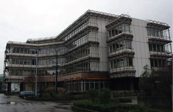 Verwaltungsgebäude-EnBW-Esslingen-01